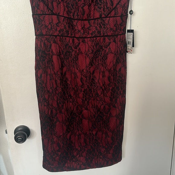 Laced dress. New perfect condition - Picture 3 of 6